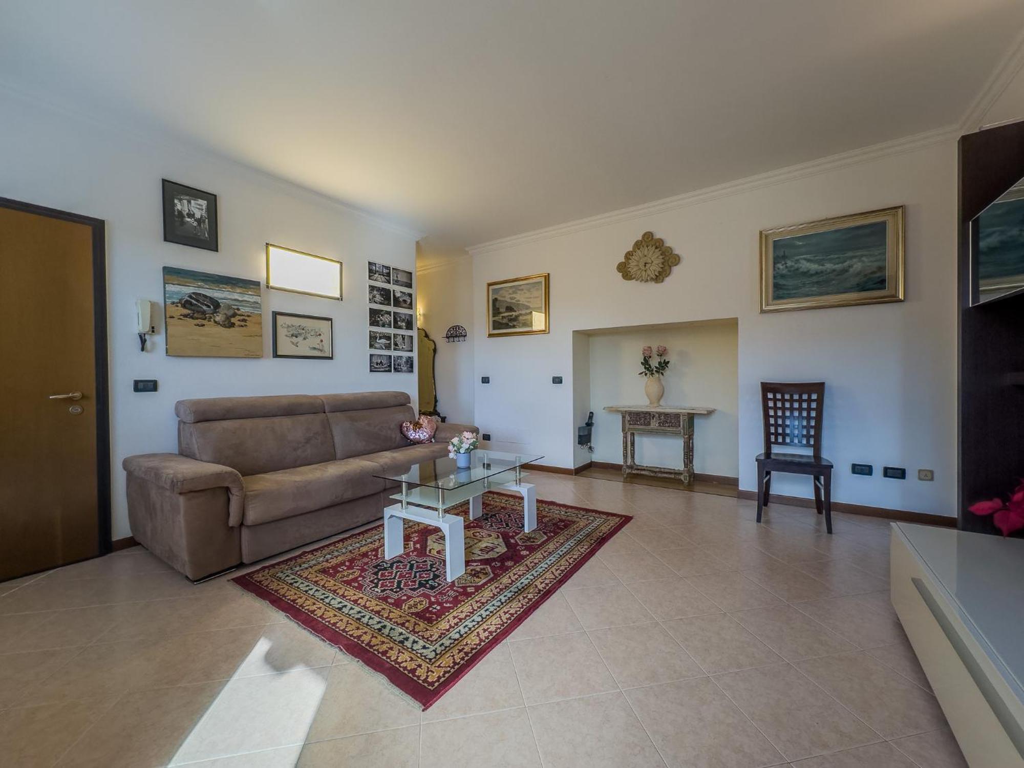 Le Rose Sul Lago Pescate Exterior photo